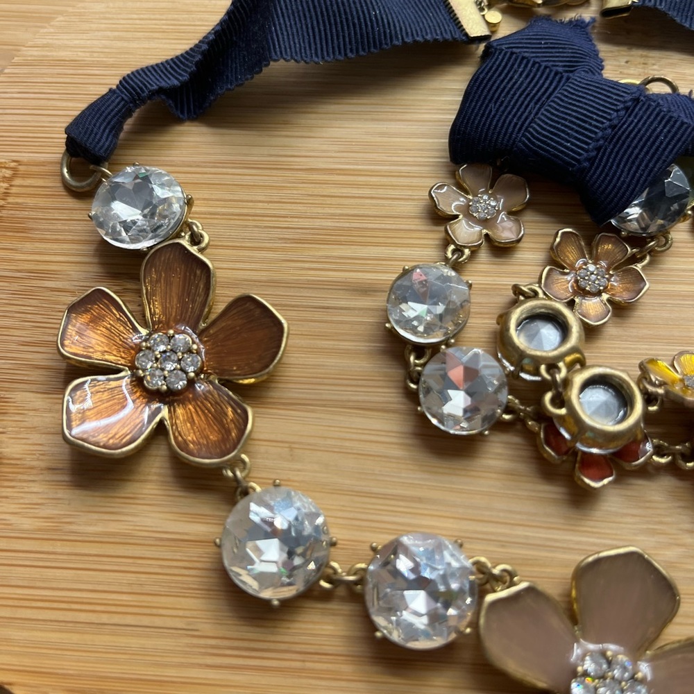 ANN TAYLOR ENAMEL FLORAL NECKLACE and Bracelet - Picture 4 of 6